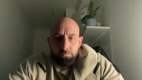 Thomas Fit online show from 10/12/25, 04:50