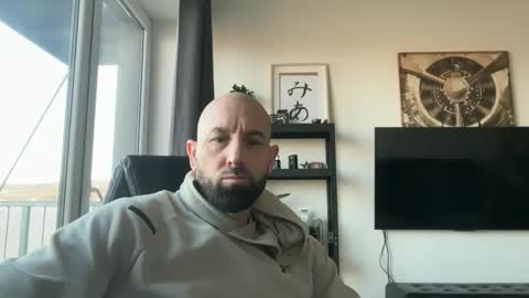 Thomas Fit online show from 11/19/25, 07:41