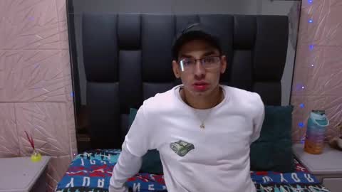 tony_crost online show from 10/05/25, 04:22