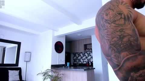 tony muscle1 online show from 12/12/24, 08:32
