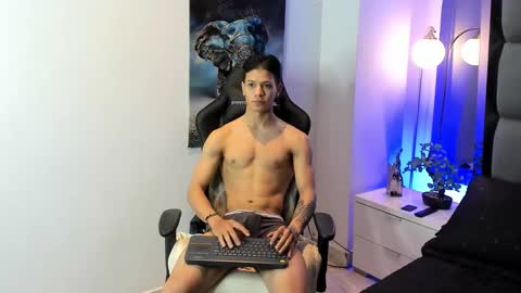 tony_petrov online show from 10/11/25, 08:46