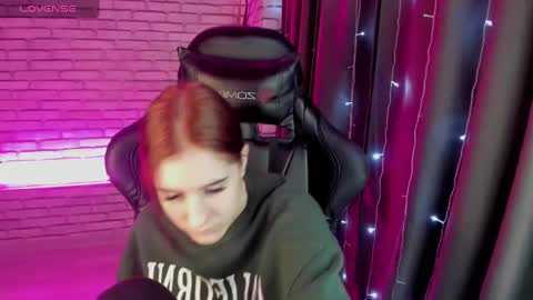 Snapshot of tonya_gray chatting on 01/05/25, 01:24 tonya_gray online show from 01/05/25, 01:24