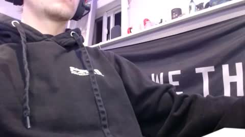 Snapshot of toolitdick chatting on 11/14/25, 01:15 toolitdick online show from 11/14/25, 01:15