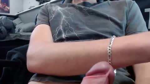 Snapshot of toolitdick chatting on 11/18/25, 04:55 toolitdick online show from 11/18/25, 04:55