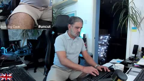 Snapshot of topalphaboss chatting on 10/10/25, 05:45 topalphaboss online show from 10/10/25, 05:45