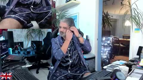 Snapshot of topalphaboss chatting on 10/14/25, 05:25 topalphaboss online show from 10/14/25, 05:25