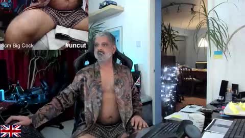 Snapshot of topalphaboss chatting on 10/15/25, 07:14 topalphaboss online show from 10/15/25, 07:14