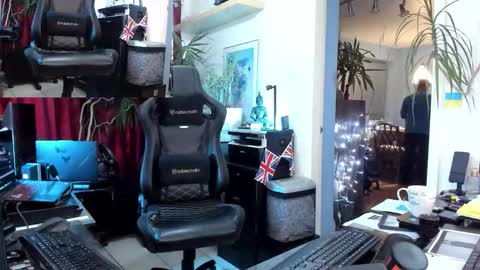 Snapshot of topalphaboss chatting on 10/22/25, 07:13 topalphaboss online show from 10/22/25, 07:13