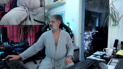 Snapshot of topalphaboss chatting on 10/23/25, 07:40 topalphaboss online show from 10/23/25, 07:40