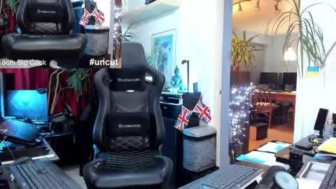 Snapshot of topalphaboss chatting on 10/31/25, 02:12 topalphaboss online show from 10/31/25, 02:12