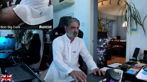 Snapshot of topalphaboss chatting on 11/14/25, 03:22 topalphaboss online show from 11/14/25, 03:22