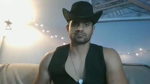 Snapshot of toronto029 chatting on 10/31/25, 05:52 hassanfunn at g m  ail  only local and clean no males online show from 10/31/25, 05:52