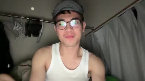 Snapshot of toshikaro0 chatting on 02/04/25, 04:29 Karo online show from 02/04/25, 04:29