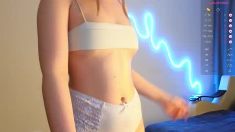 Snapshot of toshimori chatting on 12/16/24, 01:11 Toshi online show from 12/16/24, 01:11