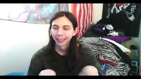 Snapshot of totalfuckingadorable chatting on 01/12/25, 07:00 Luna online show from 01/12/25, 07:00