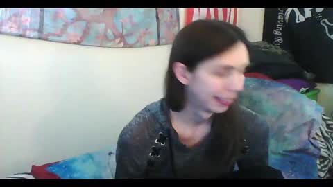 Snapshot of totalfuckingadorable chatting on 01/24/25, 03:22 Luna online show from 01/24/25, 03:22