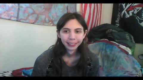 Snapshot of totalfuckingadorable chatting on 02/02/25, 09:02 Luna online show from 02/02/25, 09:02