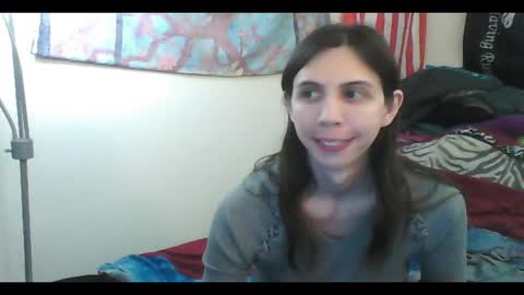 Snapshot of totalfuckingadorable chatting on 03/04/25, 05:53 Luna online show from 03/04/25, 05:53