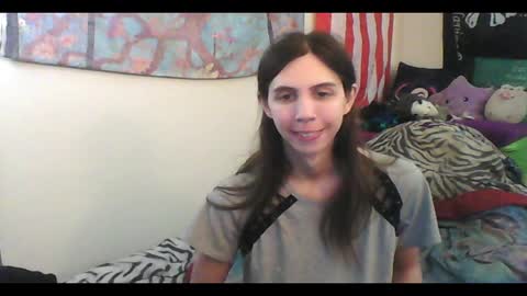 Snapshot of totalfuckingadorable chatting on 09/16/25, 04:02 Luna online show from 09/16/25, 04:02