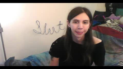 Luna online show from 10/10/25, 02:10