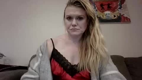 Snapshot of tough_as_scars chatting on 11/23/25, 12:43 tough_as_scars online show from 11/23/25, 12:43