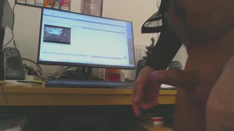 Snapshot of tounu45 chatting on 12/14/24, 08:51 Tounu45 online show from 12/14/24, 08:51