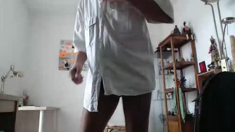 Snapshot of tounu45 chatting on 09/14/25, 02:16 Tounu45 online show from 09/14/25, 02:16