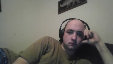 Snapshot of toxicfumesi3 chatting on 11/25/25, 12:05 toxicfumesi3 online show from 11/25/25, 12:05