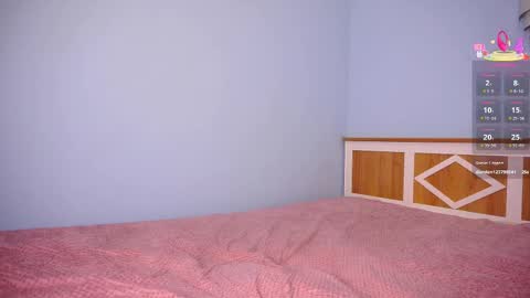 Snapshot of traciblow chatting on 11/06/25, 01:45 Rebeca online show from 11/06/25, 01:45