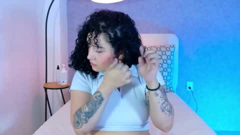 tracielowe_w online show from 11/02/25, 03:20