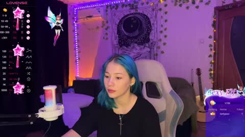 Snapshot of traharaaa chatting on 01/02/25, 08:13 Ariana and Erik online show from 01/02/25, 08:13