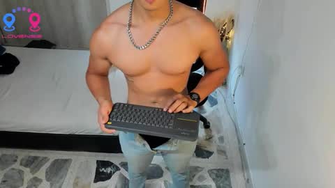 travis bakerr online show from 11/14/25, 02:49