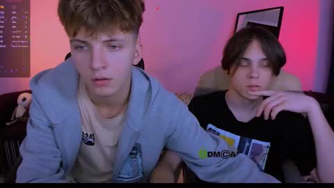 Snapshot of travis_wolf_ chatting on 10/05/25, 06:39 Travis online show from 10/05/25, 06:39