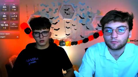 Snapshot of travis_wolf_ chatting on 10/25/25, 07:19 Travis online show from 10/25/25, 07:19