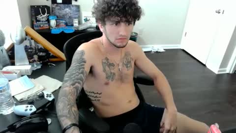 Snapshot of travishupp1 chatting on 10/28/25, 03:14 Trav online show from 10/28/25, 03:14