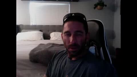 Snapshot of traviskenn chatting on 12/08/24, 09:19 TravisKenn online show from 12/08/24, 09:19