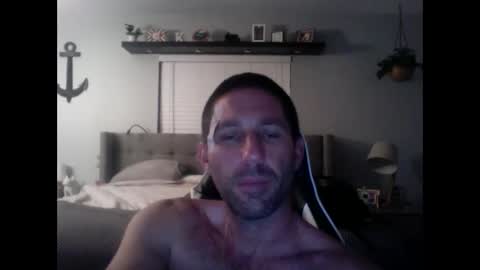 Snapshot of traviskenn chatting on 12/23/24, 01:40 TravisKenn online show from 12/23/24, 01:40