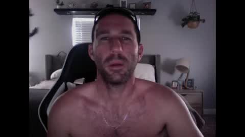 Snapshot of traviskenn chatting on 12/31/24, 07:29 TravisKenn online show from 12/31/24, 07:29