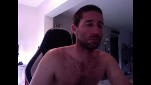Snapshot of traviskenn chatting on 02/25/25, 01:28 TravisKenn online show from 02/25/25, 01:28