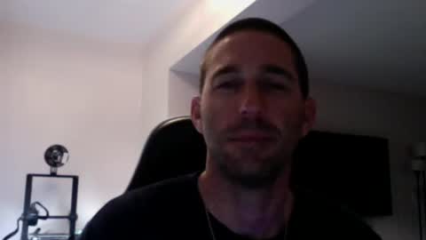 Snapshot of traviskenn chatting on 03/10/25, 12:04 TravisKenn online show from 03/10/25, 12:04