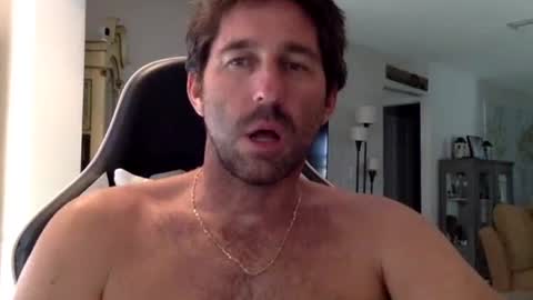 Snapshot of traviskenn chatting on 09/11/25, 06:52 TravisKenn online show from 09/11/25, 06:52