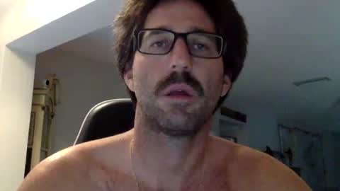 Snapshot of traviskenn chatting on 09/30/25, 11:37 TravisKenn online show from 09/30/25, 11:37