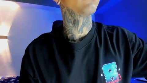 TRAV - INDEPENDENT MODEL online show from 11/19/25, 02:33