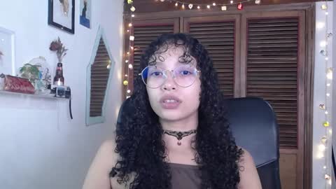 Snapshot of treasuresz chatting on 01/25/25, 05:51 Emily online show from 01/25/25, 05:51