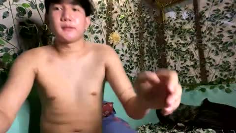 Snapshot of trebz_01 chatting on 11/28/25, 09:12 trebz_01 online show from 11/28/25, 09:12