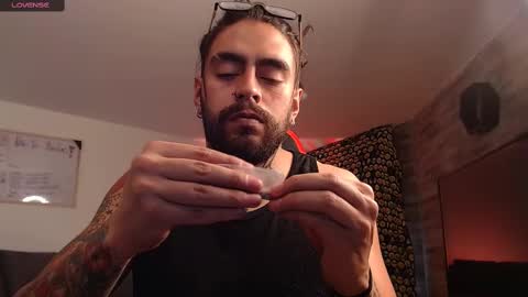 Snapshot of trevor_hilton_ chatting on 02/11/25, 10:18 trevor online show from 02/11/25, 10:18