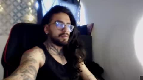 Snapshot of trevor_hilton_ chatting on 09/14/25, 03:22 trevor online show from 09/14/25, 03:22