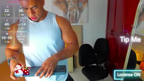 Snapshot of trevor_vinc chatting on 02/18/25, 01:33 trevor online show from 02/18/25, 01:33