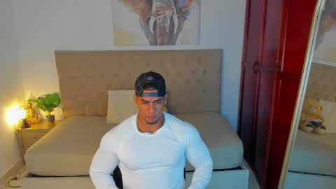 Snapshot of trevor_vinc chatting on 10/04/25, 12:47 trevor online show from 10/04/25, 12:47