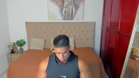 Snapshot of trevor_vinc chatting on 11/17/25, 12:44 trevor online show from 11/17/25, 12:44